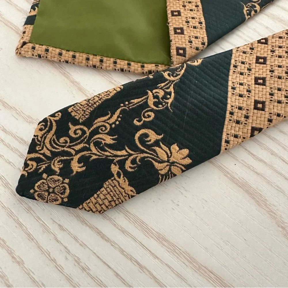 Vintage Chadwick Wembley Neck Tie for Brown Olive or Black Suits Green Gold